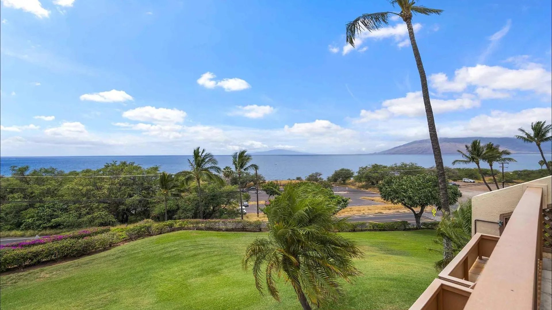 Semesterbostad Maui Kamaole A-206 - Prime Location, Stunning Renovation, Large Lanai, Split Ac! Villa Wailea