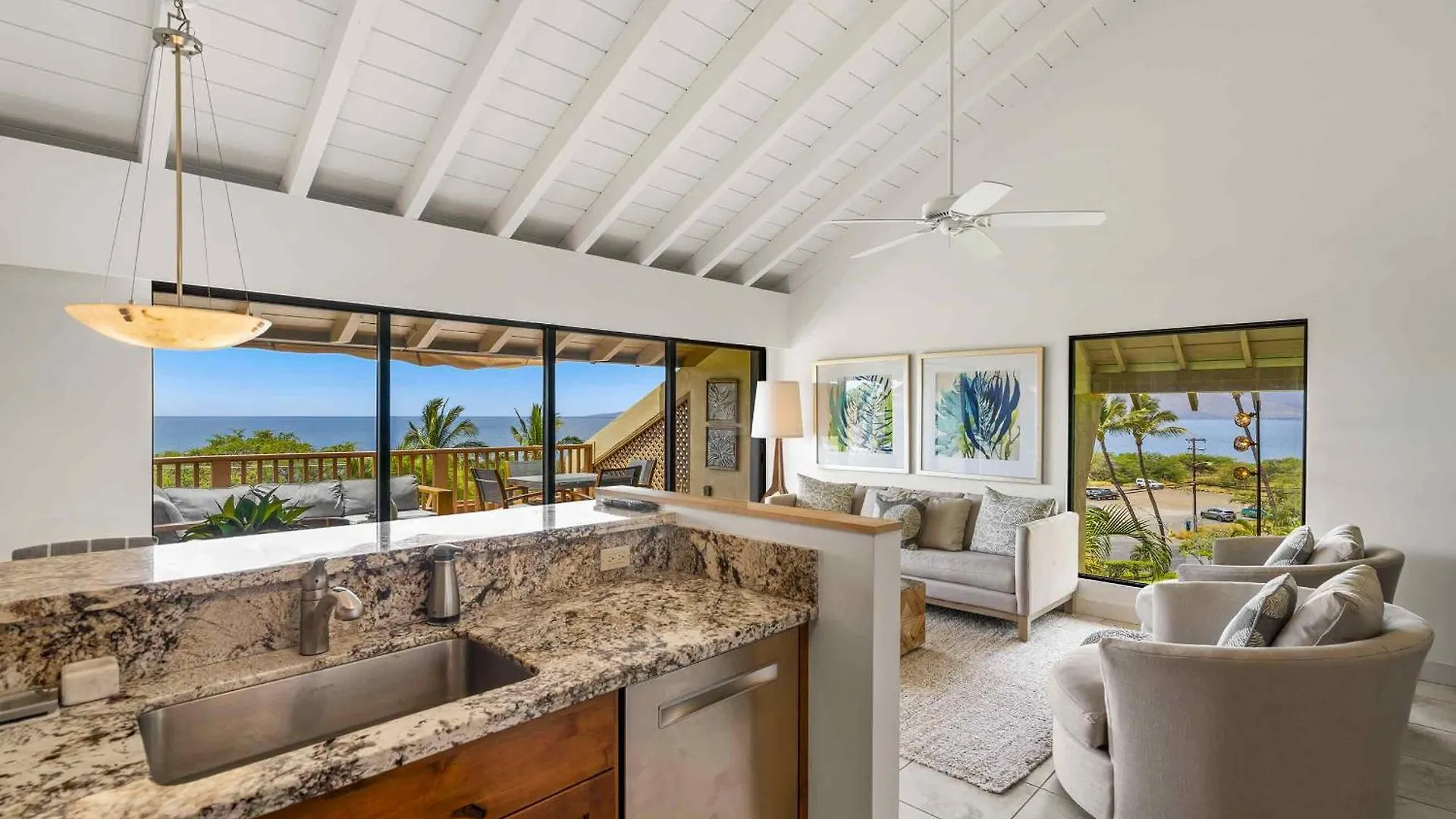 Maui Kamaole A-206 - Prime Location, Stunning Renovation, Large Lanai, Split Ac! Villa Wailea