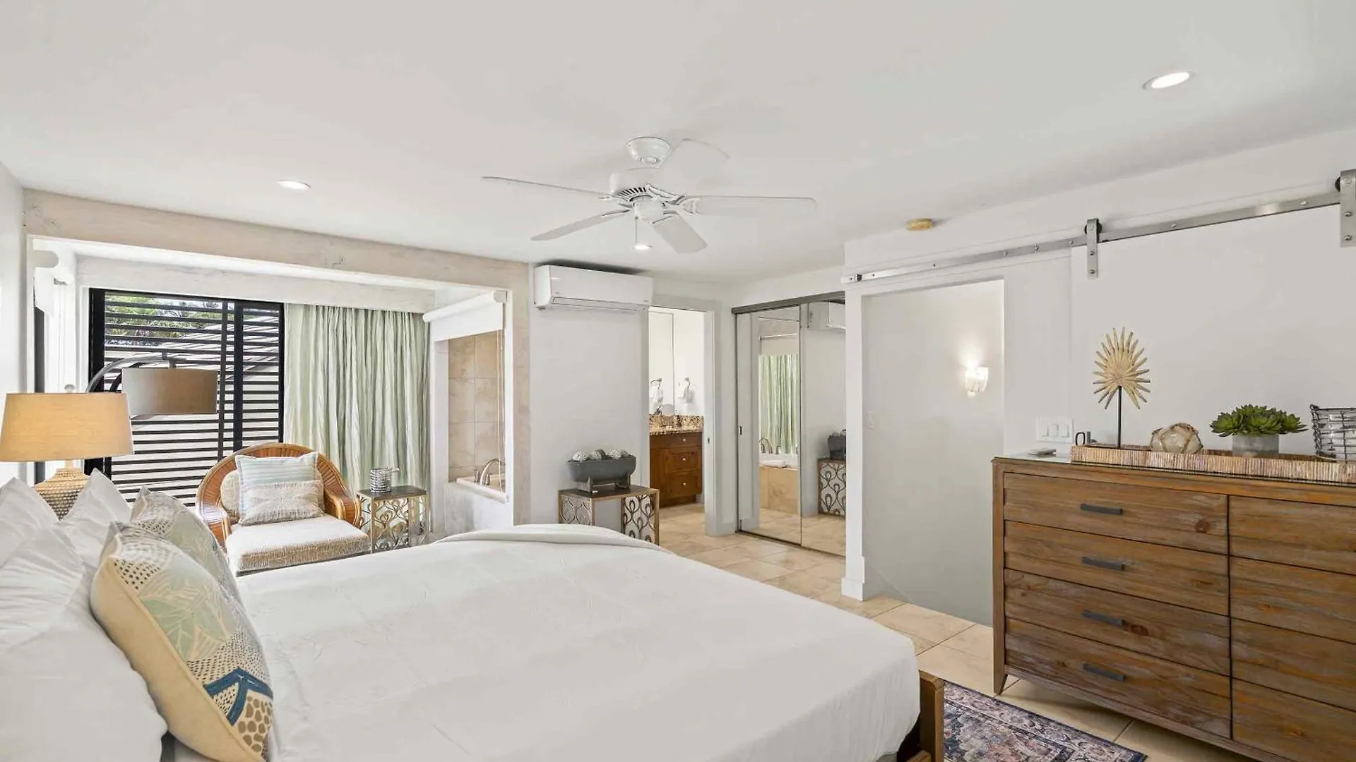 Maui Kamaole A-206 - Prime Location, Stunning Renovation, Large Lanai, Split Ac! Villa Wailea  Wailea (Maui)