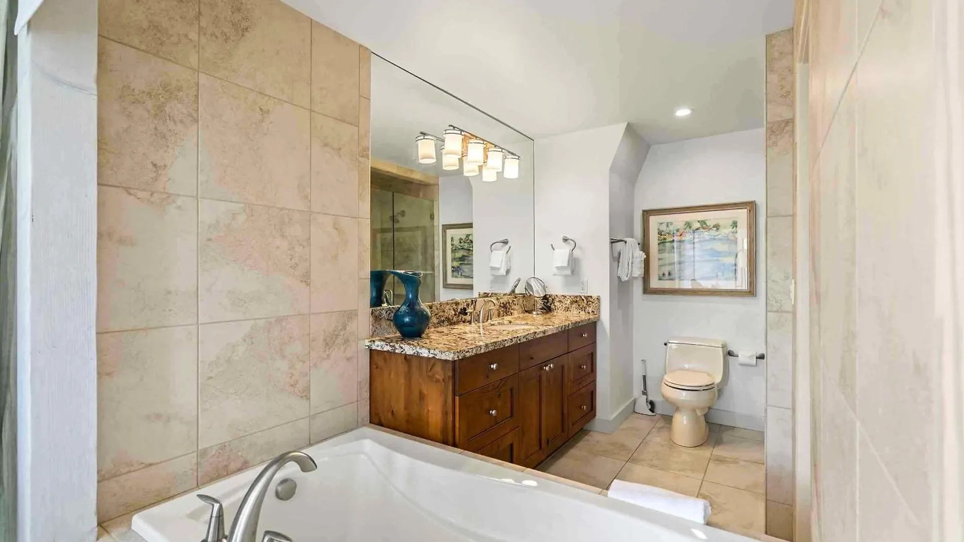 Maui Kamaole A-206 - Prime Location, Stunning Renovation, Large Lanai, Split Ac! Villa Wailea