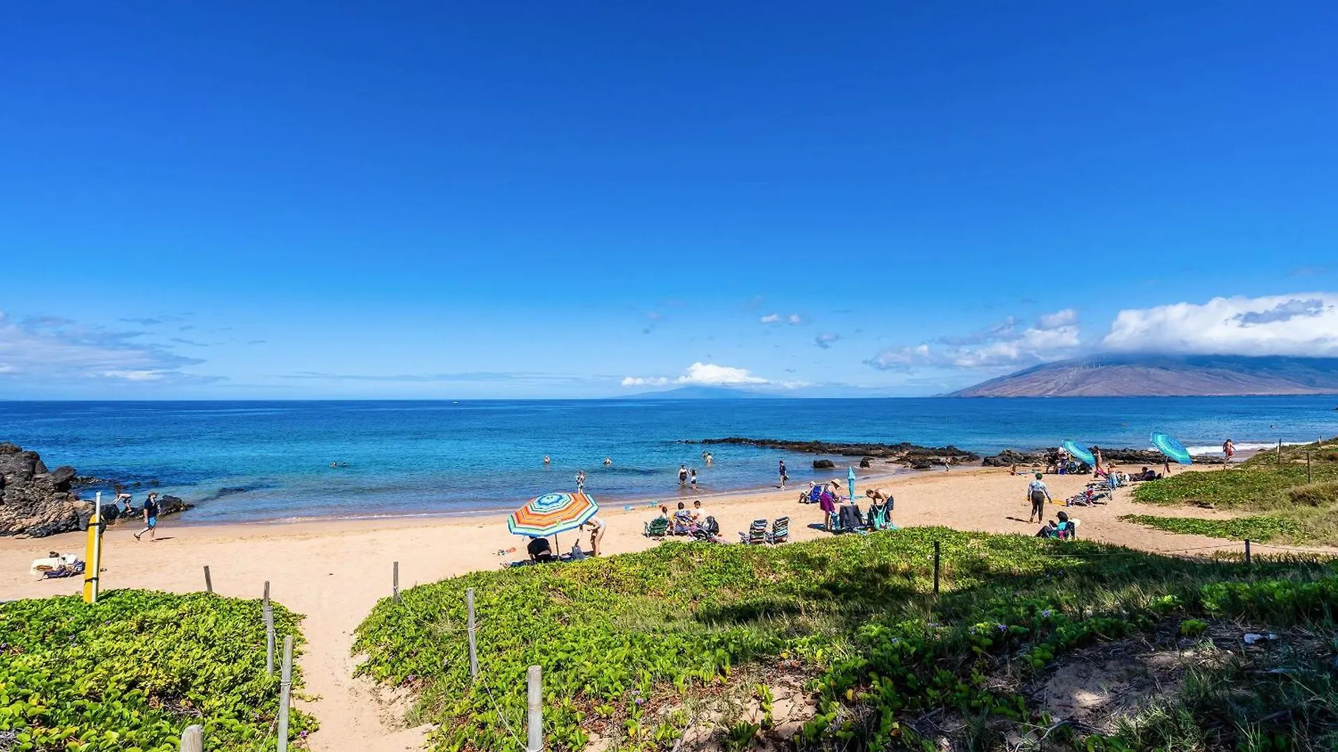 Maui Kamaole A-206 - Prime Location, Stunning Renovation, Large Lanai, Split Ac! Villa Wailea  Feriehus